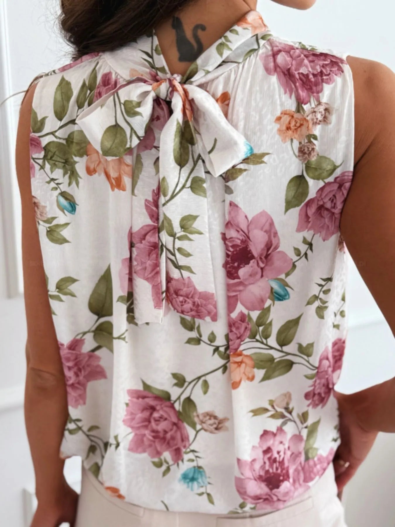Floral Mock Neck Sleeveless Blouse – Elegant Tie Detail, No Stretch | Elegant Urban Tank Top – Machello