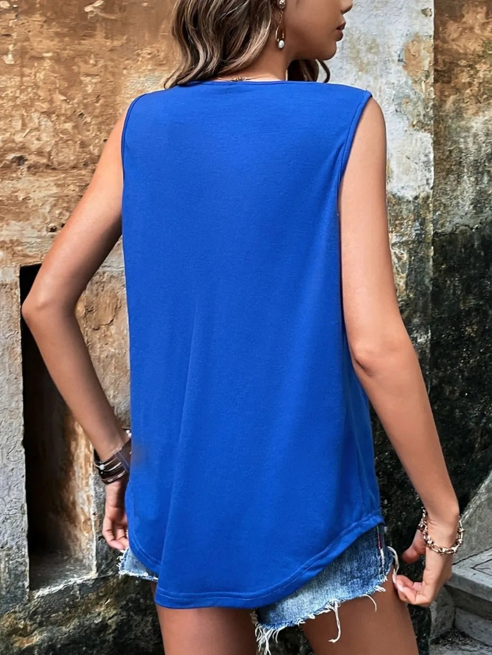 Button Detail Round Neck Tank – Ruched & Flattering Fit | Elegant Urban Tank Top – Machello