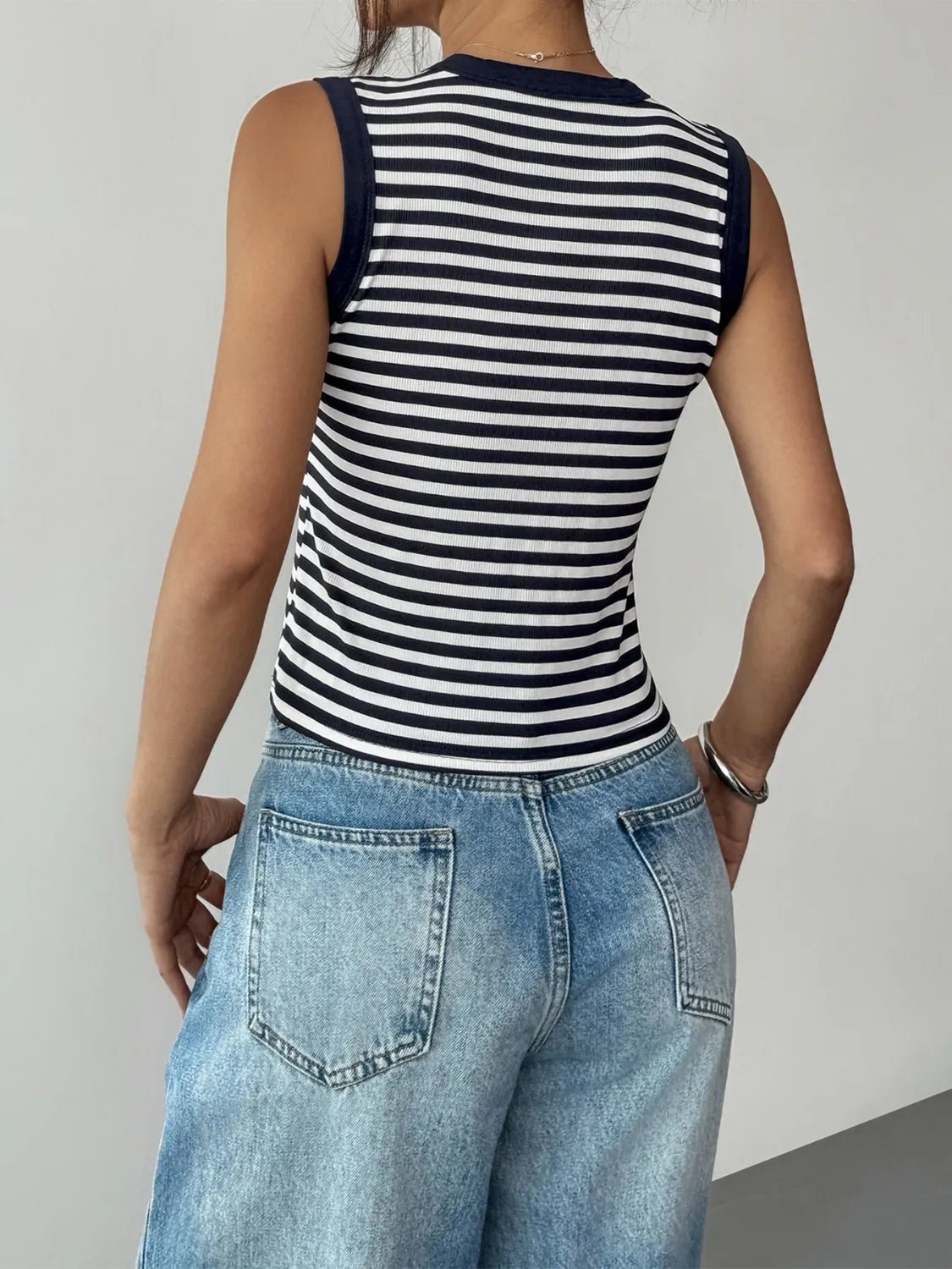 Round Neck Striped Tank Top | Elegant Urban Tank Top – Machello